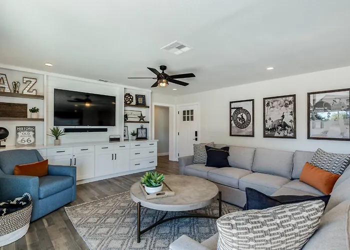 Holiday home Minutes To Old Town 4bdr/3ba Sports Bar Game Room! Scottsdale