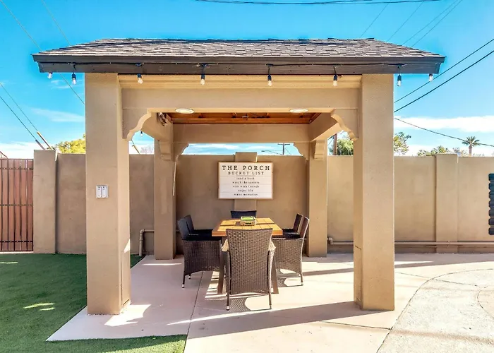 Minutes To Old Town 4bdr/3ba Sports Bar Game Room! *
